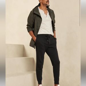 Banana Republic Men’s Fleece Jogger pants, Black, size L